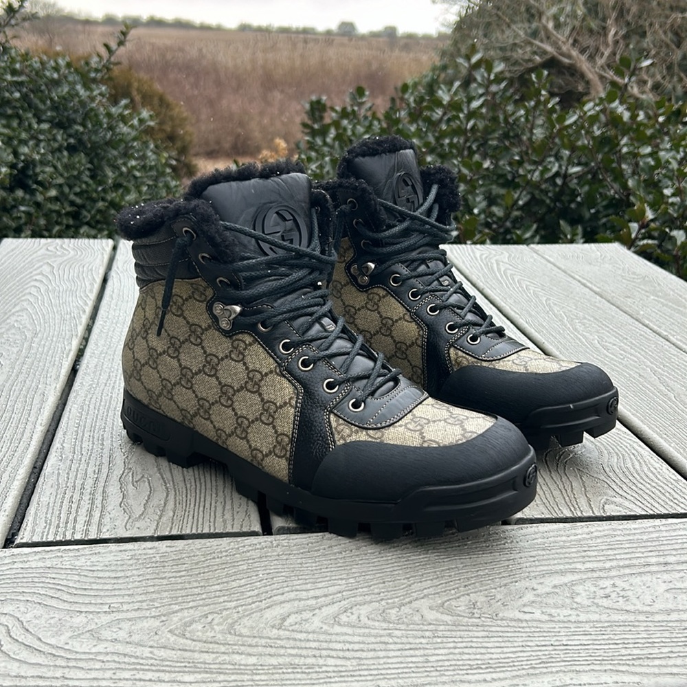 🦁 Gucci GG Supreme Boots